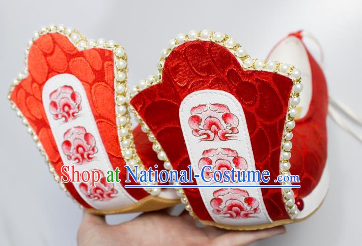 China Handmade Painting Clouds Red Brocade Shoes Traditional Tang Dynasty Princess Shoes Classical Wedding Shoes