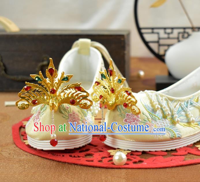 China Traditional Xiuhe Suit Golden Phoenix Shoes Women Light Yellow Embroidered Shoes Wedding Pearls Shoes