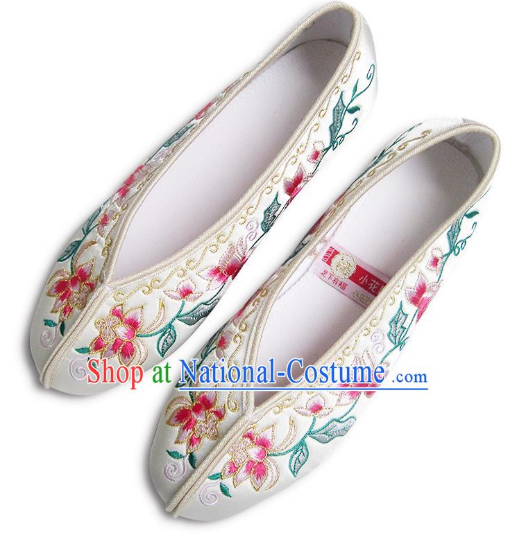 China Traditional White Satin Shoes Embroidered Flowers Shoes National Shoes