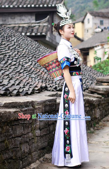 Chinese Hmong Ethnic Female Folk Dance White Outfits Miao Nationality Stage Show Clothing and Silver Hair Accessories