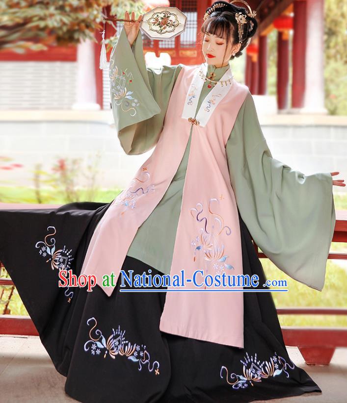 Chinese Ancient Noble Lady Embroidered Costumes Traditional Ming Dynasty Royal Princess Hanfu Clothing