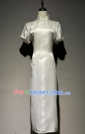 China Classical Plum Blossom Pattern White Brocade Cheongsam Catwalks Stage Performance Costume