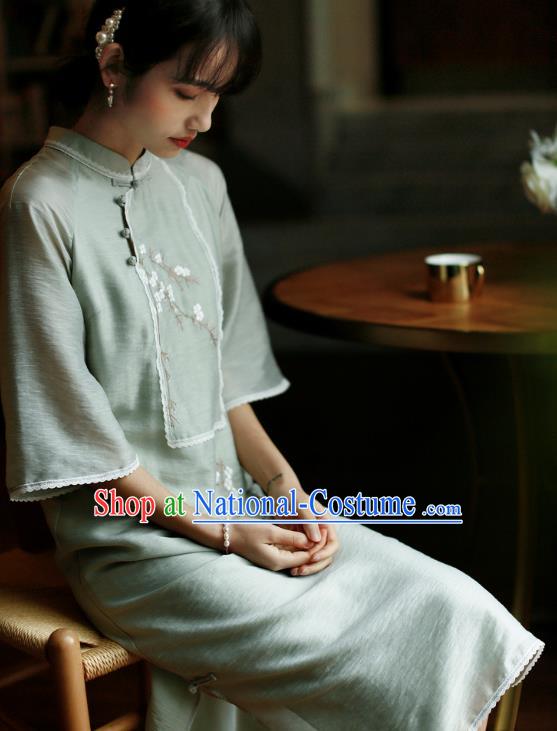 China Classical Cheongsam Costume Traditional Young Lady Embroidered Light Green Qipao Dress