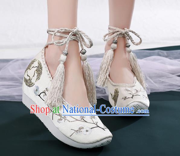 China Traditional Ming Dynasty Hanfu Shoes Ancient Princess Embroidered Shoes National White Satin Shoes