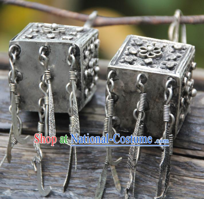 Chinese National Ear Accessories Yannan Ethnic Woman Earrings Handmade Miao Silver Ear Jewelry