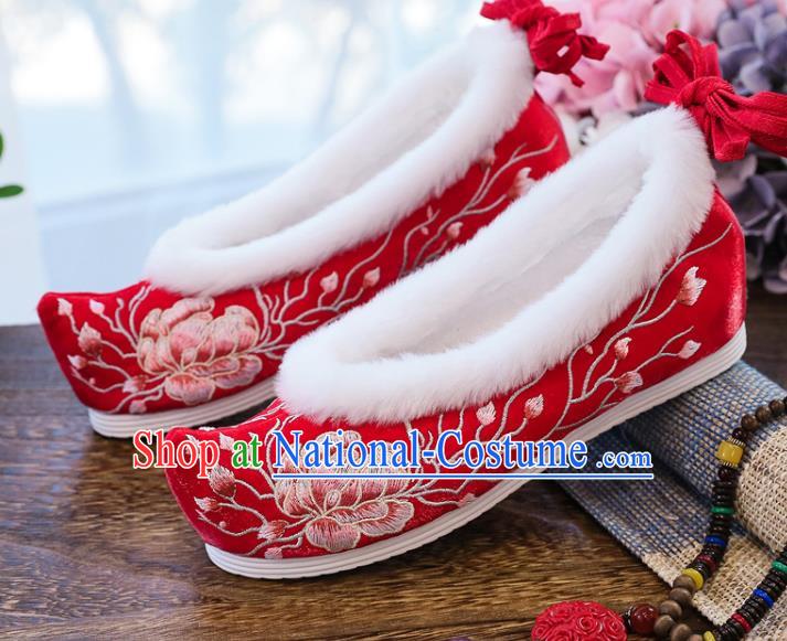 China Traditional Wedding Winter Red Cloth Shoes Ancient Ming Dynasty Princess Shoes National Embroidered Peony Shoes