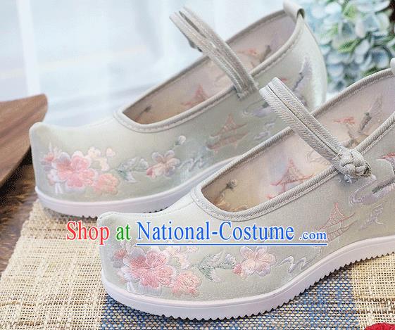 China National Light Green Cloth Shoes Traditional Wedge Shoes Embroidered Plum Blossom Shoes