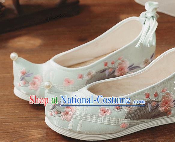 China Folk Dance Shoes Embroidered Lute Shoes Handmade Light Green Cloth Bow Shoes