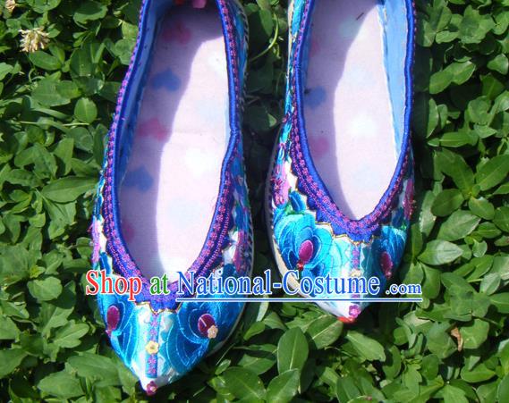 Chinese Traditional Yi Nationality Strong Cloth Soles Shoes Yunnan Ethnic Woman Shoes National Handmade Blue Satin Embroidered Shoes