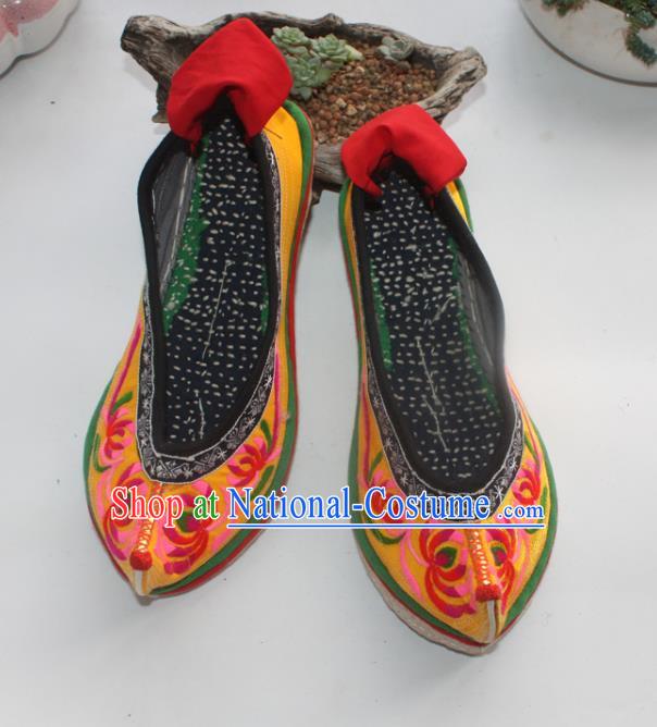 Chinese National Handmade Yellow Satin Embroidered Shoes Traditional Yi Nationality Strong Cloth Soles Shoes Yunnan Ethnic Woman Shoes