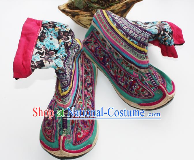 China Yunnan Full Embroidered Boots Handmade Yi Nationality Dance Shoes