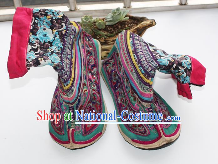 China Yunnan Full Embroidered Boots Handmade Yi Nationality Dance Shoes