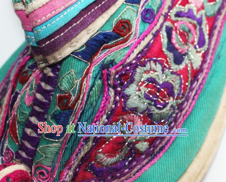 China Yunnan Full Embroidered Boots Handmade Yi Nationality Dance Shoes