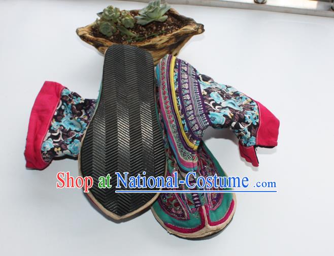 China Yunnan Full Embroidered Boots Handmade Yi Nationality Dance Shoes