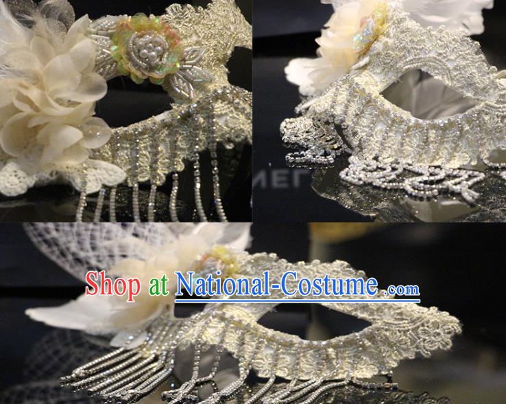 Handmade Baroque Princess Headpiece Brazil Carnival Beige Lace Mask Halloween Cosplay Tassel Face Mask Costume Party Feather Blinder