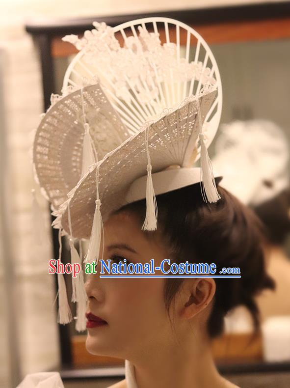 China Catwalks Deluxe Tassel Headdress Handmade Bride Fashion Headwear Qipao Show Hair Crown Court White Fan Top Hat