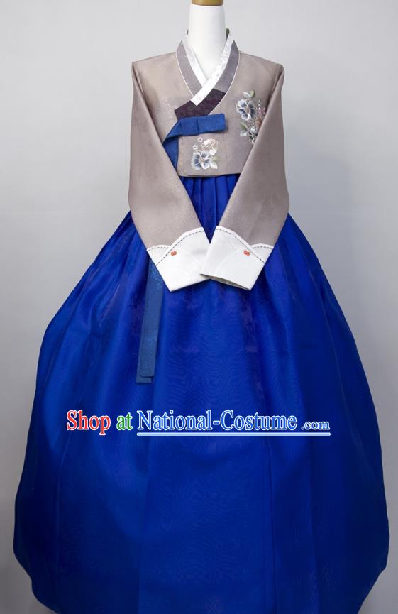 Korean Traditional Wedding Mother Clothing Korea Celebration Fashion Costumes Elderly Woman Classical Hanbok Grey Blouse and Royalblue Dress