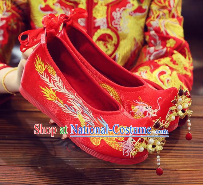 China XiuHe Red Satin Shoes Hanfu Shoes Classical Wedding Shoes Embroidered Shoes Handmade Golden Phoenix Bride Shoes