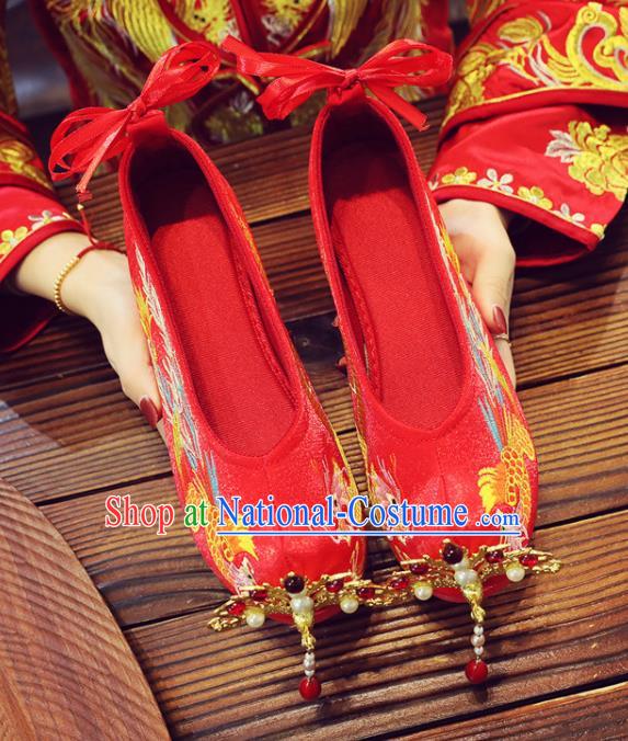 China XiuHe Red Satin Shoes Hanfu Shoes Classical Wedding Shoes Embroidered Shoes Handmade Golden Phoenix Bride Shoes