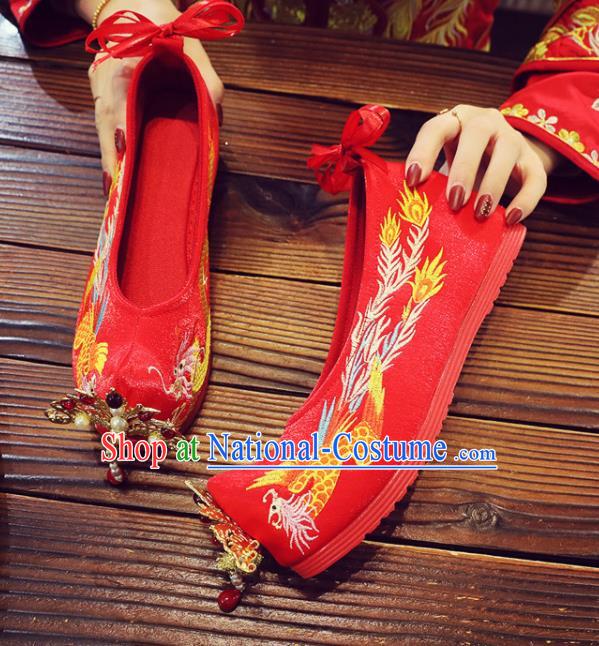 China XiuHe Red Satin Shoes Hanfu Shoes Classical Wedding Shoes Embroidered Shoes Handmade Golden Phoenix Bride Shoes