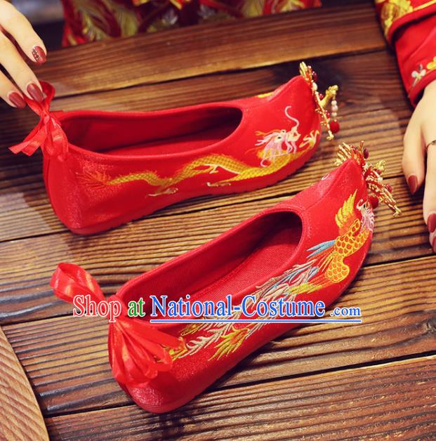 China XiuHe Red Satin Shoes Hanfu Shoes Classical Wedding Shoes Embroidered Shoes Handmade Golden Phoenix Bride Shoes