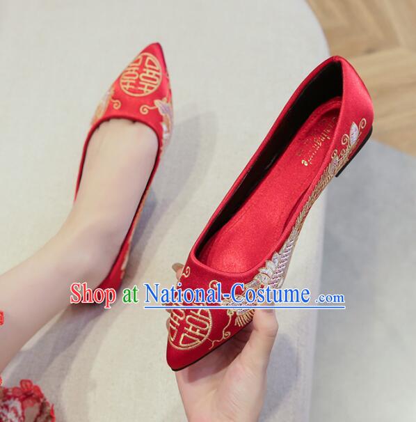 Chinese Handmade Wedding Shoes Embroidered Dragon and Phoenix Shoes Red Satin Shoes