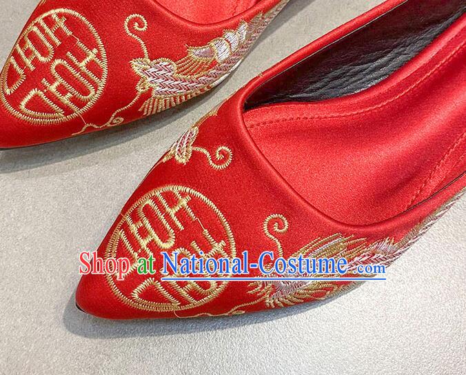 Chinese Handmade Wedding Shoes Embroidered Dragon and Phoenix Shoes Red Satin Shoes