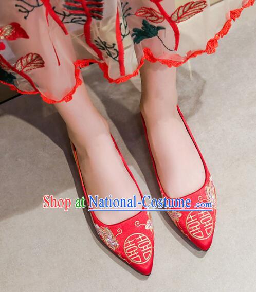 Chinese Handmade Wedding Shoes Embroidered Dragon and Phoenix Shoes Red Satin Shoes