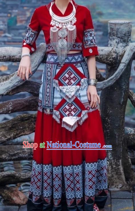 Red Miaojiang Girl Photography Suit