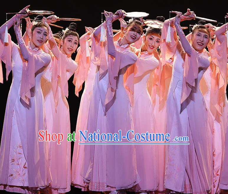 Costumes Of The 13th Taoli Cup Competition Of Classical Fan Dance Can You Not Remember Jiangnan